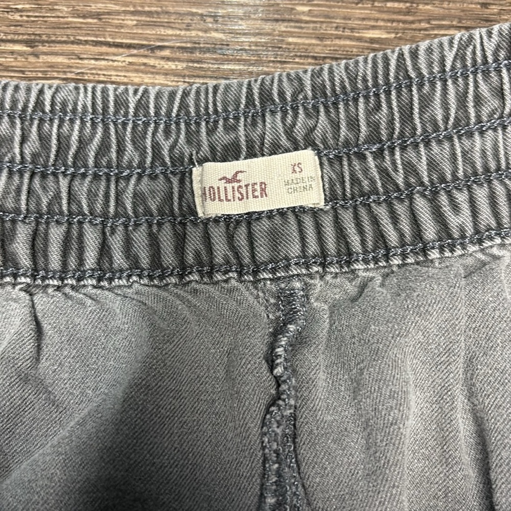 Hollister Women's Gray Casual Shorts size small - Picture 4 of 5
